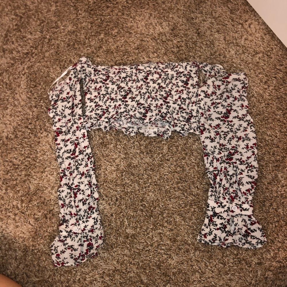 Crop top ! ❤️ - Picture 2 of 2